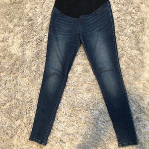 Dark wash maternity skinny jeans